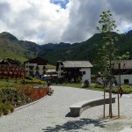Piazza e municipio di Chamois - Foto di Gian Mario Navillod.