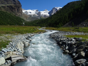 Pian di Verra/Véraz e torrente di Verra/Véraz - Foto di Gian Mario Navillod.